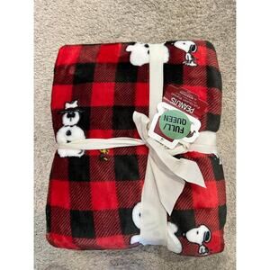 Peanuts Snoopy Buffalo Plaid Queen / Full Blanket / Comforter- Build a Snowman